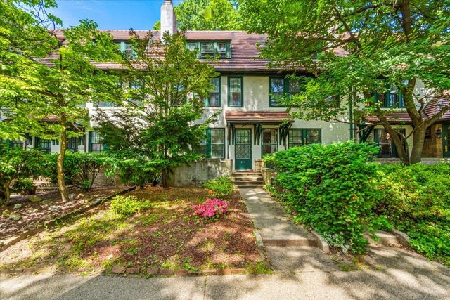 $1,449,000 | 336 Burns Street | Forest Hills