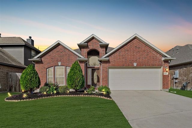 $430,000 | 3505 Firenze Drive | Friendswood