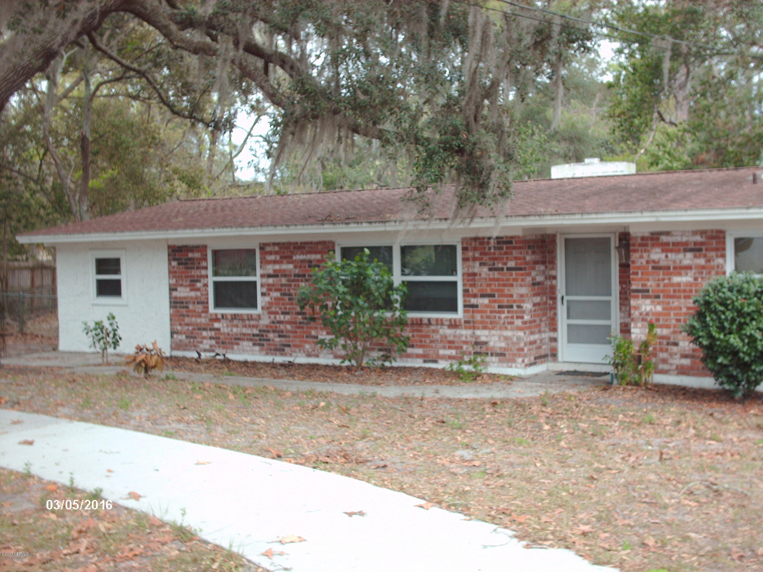 front view of house with a yard