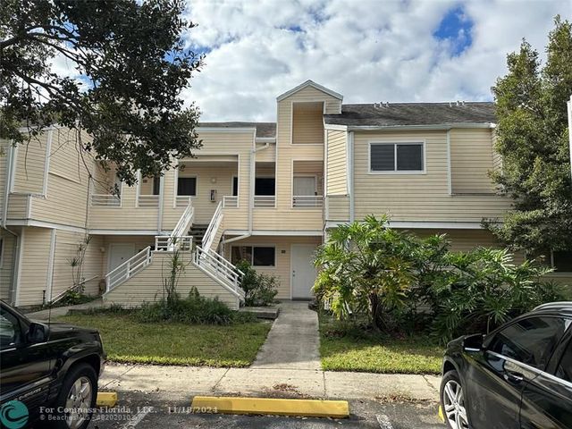 $228,500 | 3449 Northwest 44th Street, Unit 106 | Summer Lake