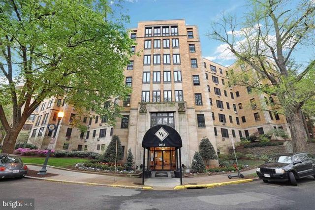 $295,000 | 2040 Belmont Road Northwest, Unit 425 | Kalorama