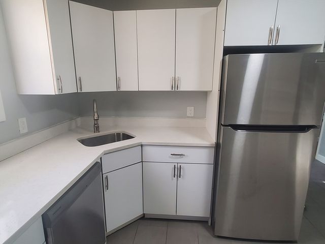 $2,600 | 433 A Sea Street, Unit 4 | Adams Shore