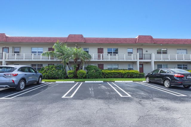 $111,500 | 5 Abbey Lane, Unit 205 | Villages of Oriole