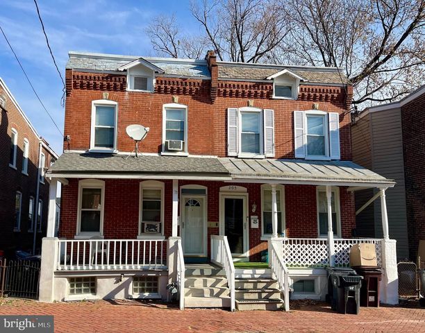 $1,550 | 207 West 25th Street | North Brandywine