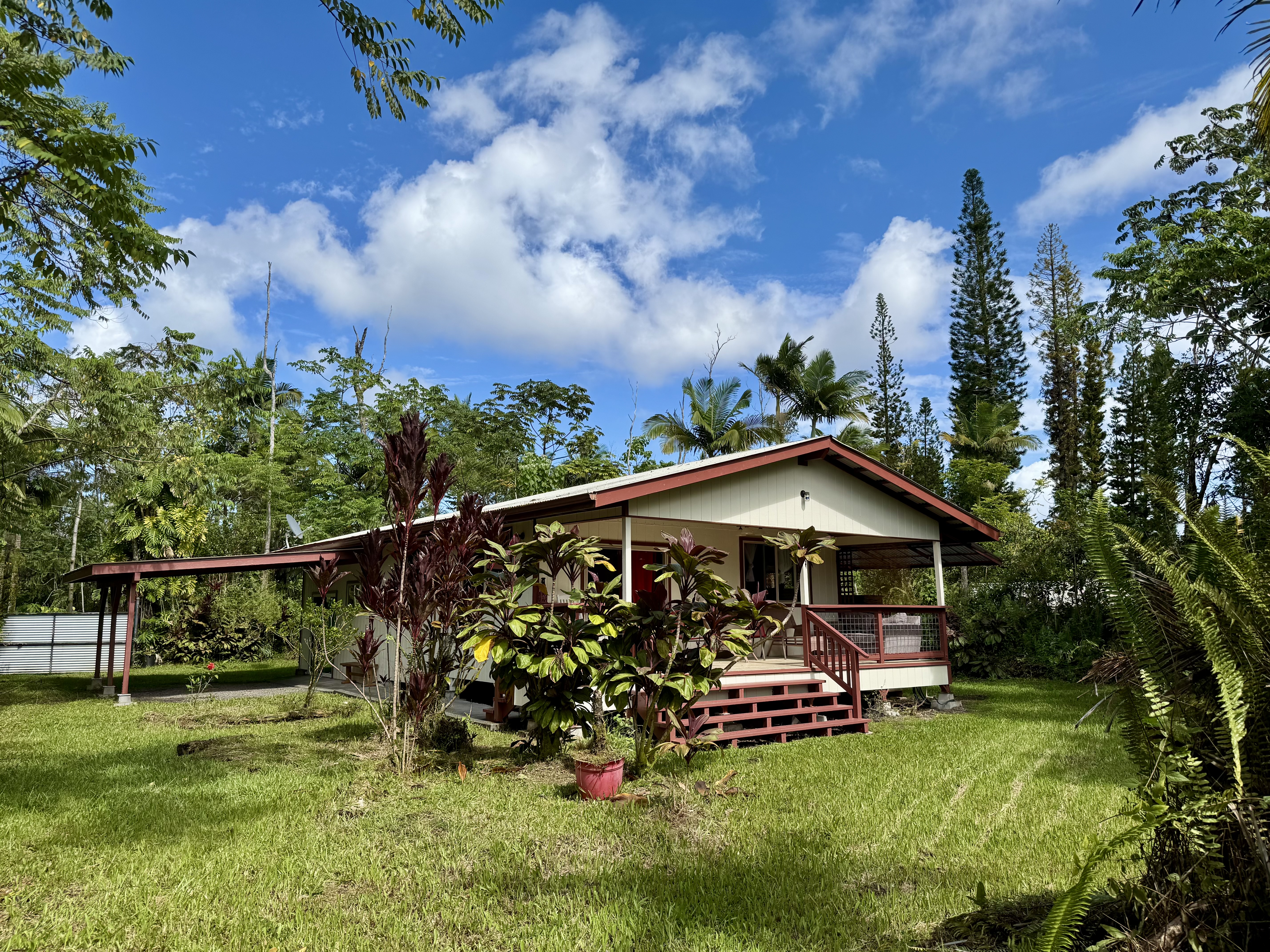 Adorable 2 bedroom, 2 bath cottage on a lovely landscaped acre lot. Lot has an OCEAN VIEW!