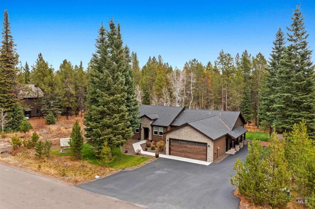 $846,900 | 13090 Crane Shrs Drive