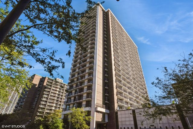 $229,900 | 5855 North Sheridan Road, Unit 17G | Thorndale Beach South Condominium