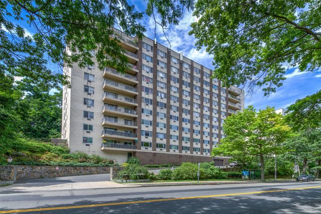 $2,700 | 125 Lake Street, Unit 12N NORTH | Woodcrest Heights