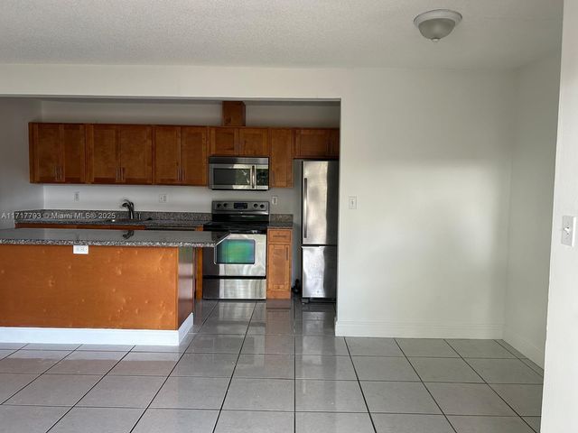 $2,100 | 4610 Northwest 79th Avenue, Unit 2B | Doral