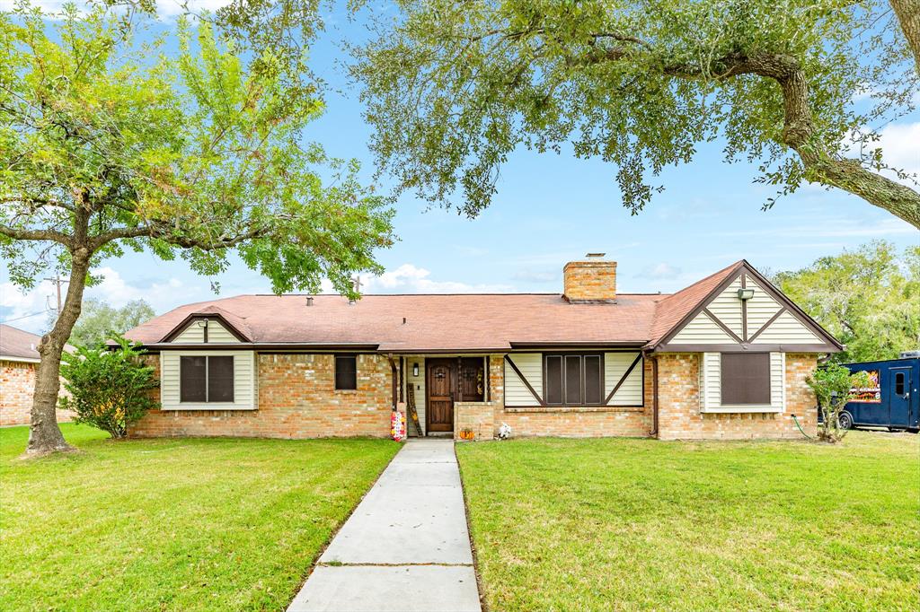 Great curb appeal!