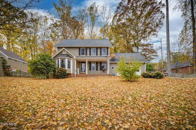 $415,000 | 407 Hunters Crossing Lane | Kingsport