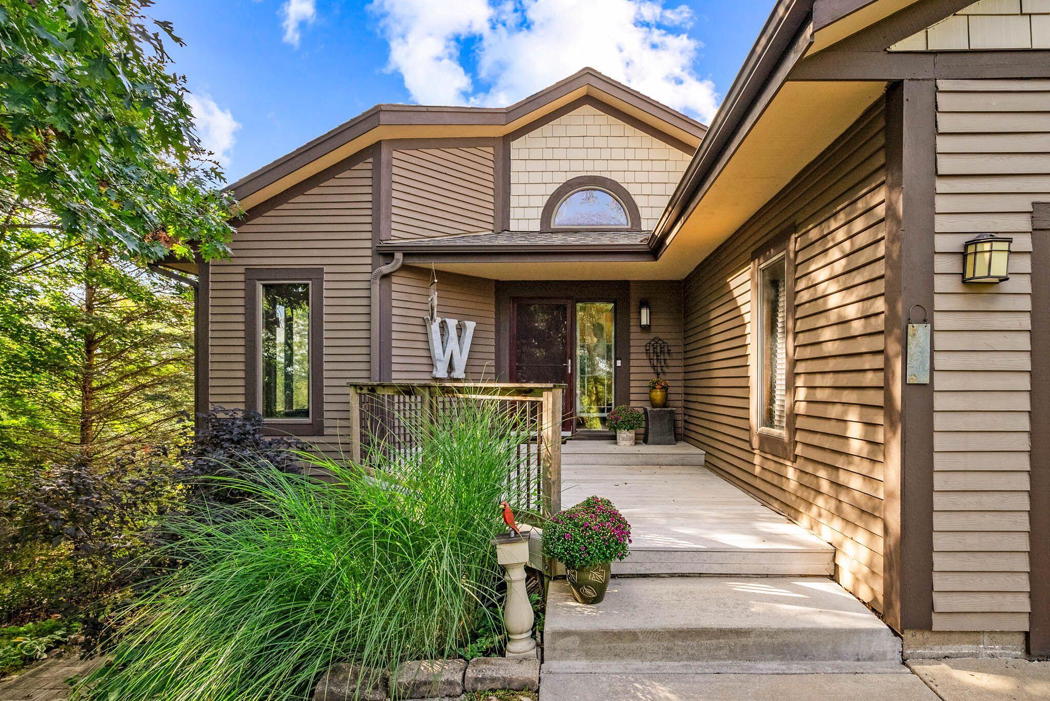 S36W32012 Depot Hill Rd, Waukesha - HDR-