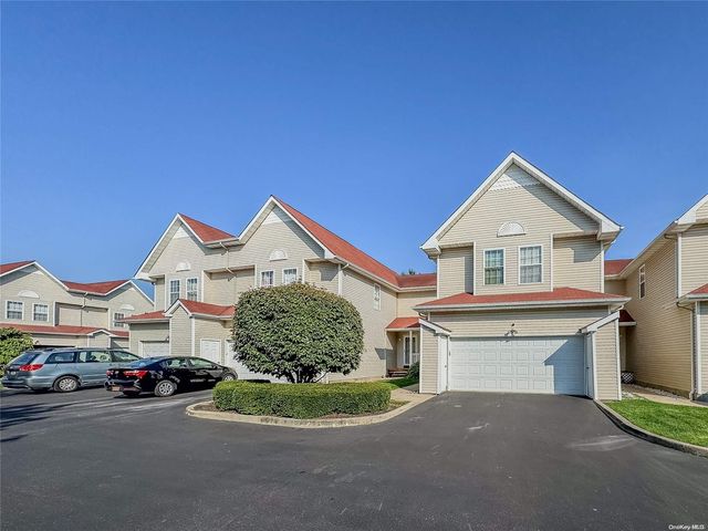 $479,900 | 102 Larsen Drive, Unit 102 | North Amityville