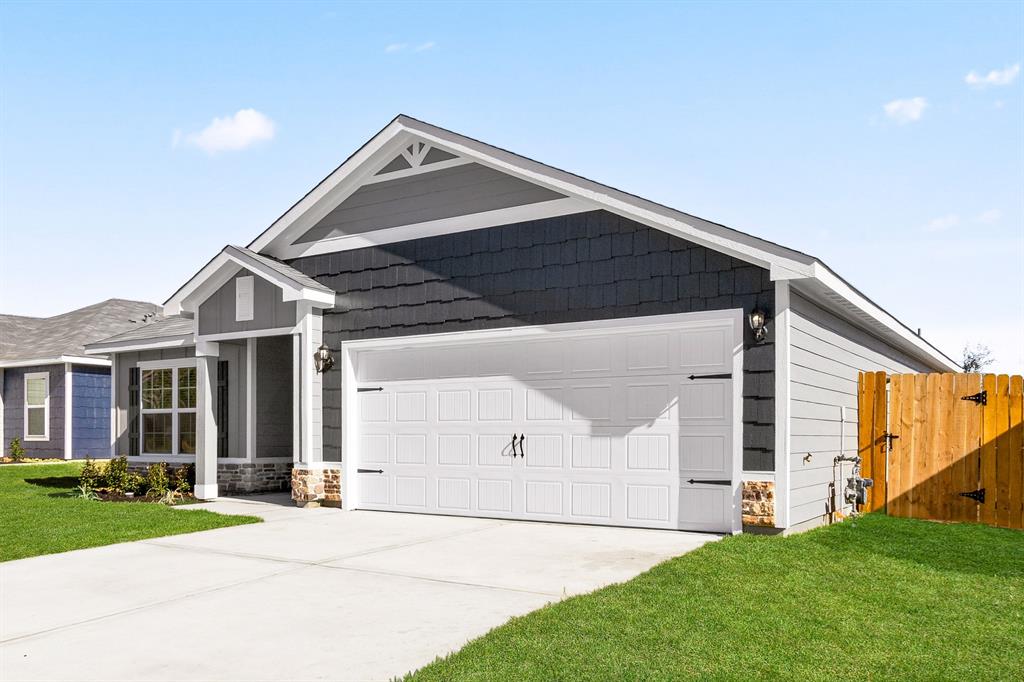 This Single-Story Home features three bedrooms/ two bathrooms.