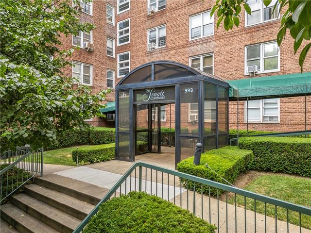 $230,000 | 393 Avenue South, Unit 5F | Kings Club District