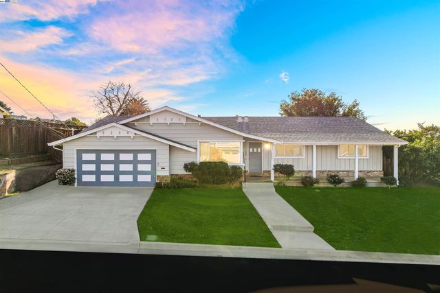 $949,950 | 2657 Warwick Place | Hayward Highland