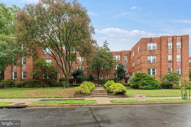 $3,500 | 2803 Cortland Place Northwest, Unit 205 | Garfield