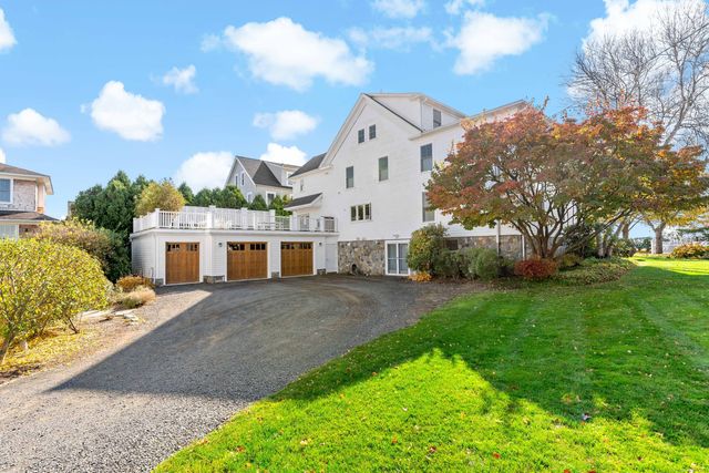 $3,729,000 | 10 Island View Avenue | Pine Orchard