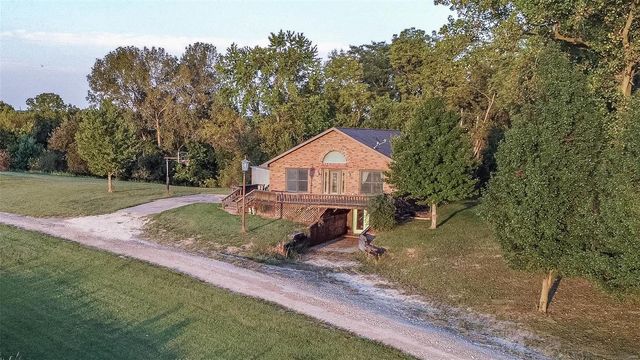 $325,000 | 36296 130th Avenue | Pleasant Hill Township - Pike County