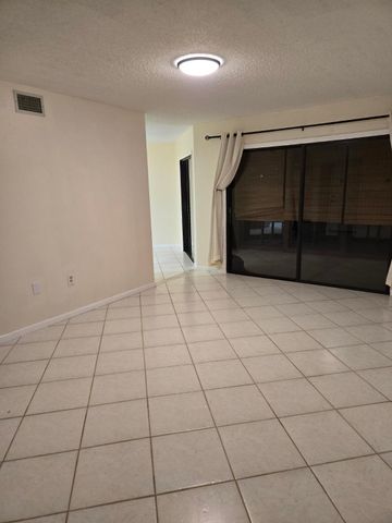 $1,600 | 7 Hembury Lane | Downtown Palm Coast