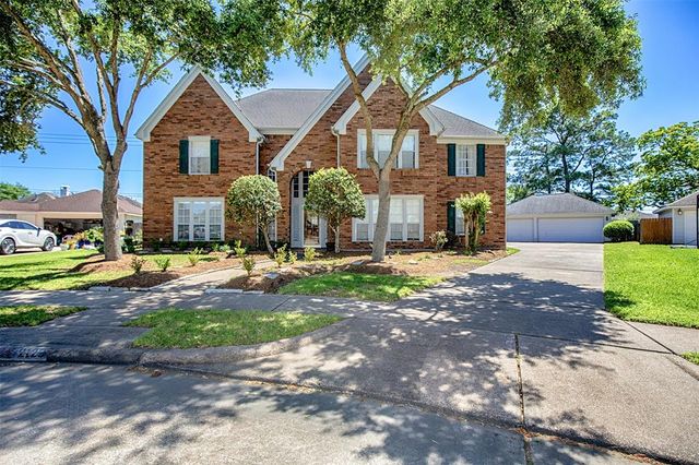 $599,000 | 2125 Tipperary Drive | Pearland