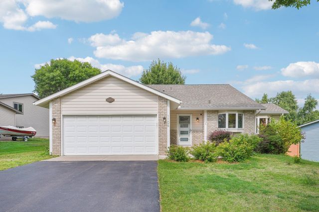 $405,000 | 1106 Overlook Drive | Woodbury