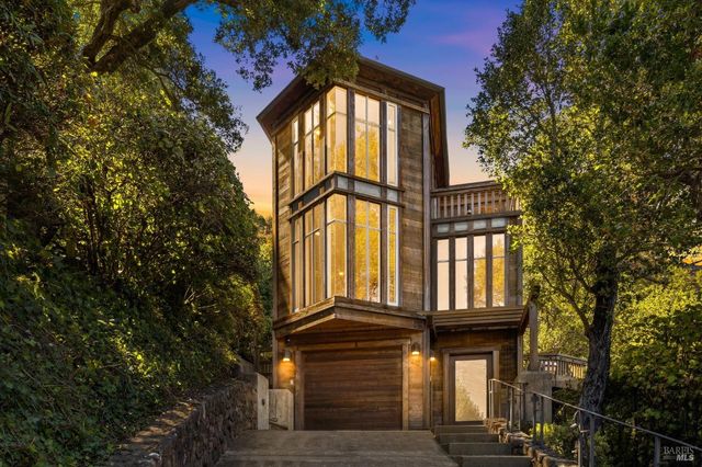 $2,795,000 | 45 Bella Vista Avenue | Belvedere Island