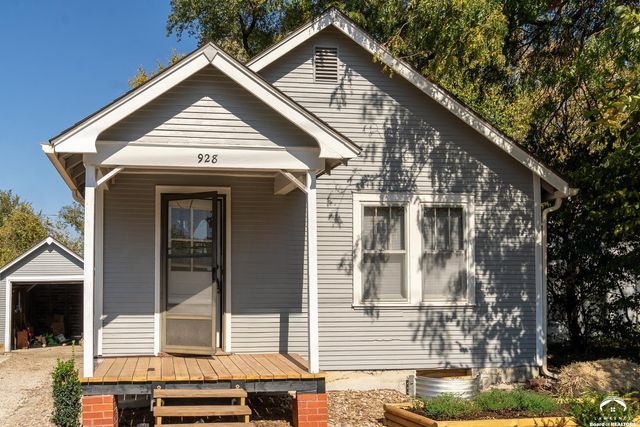 $159,900 | 928 East 19th Street | Lawrence