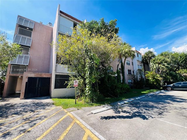 $1,850 | 8405 Northwest 8th Street, Unit 104 | Fountainebleau