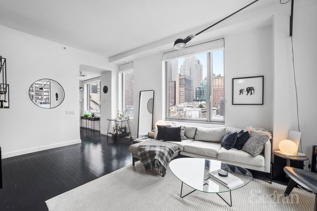 $1,350,000 | 85 West Broadway, Unit 10E | TriBeCa