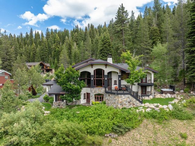 $6,200,000 | 3122 Mountain Links Way | Squaw Valley