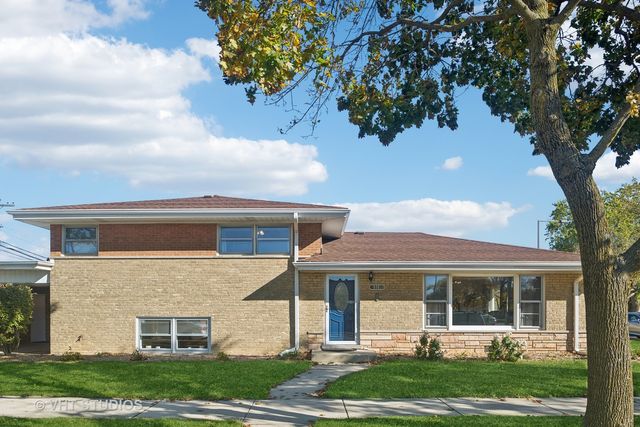 $485,000 | 8401 Le Claire Avenue | Skokie