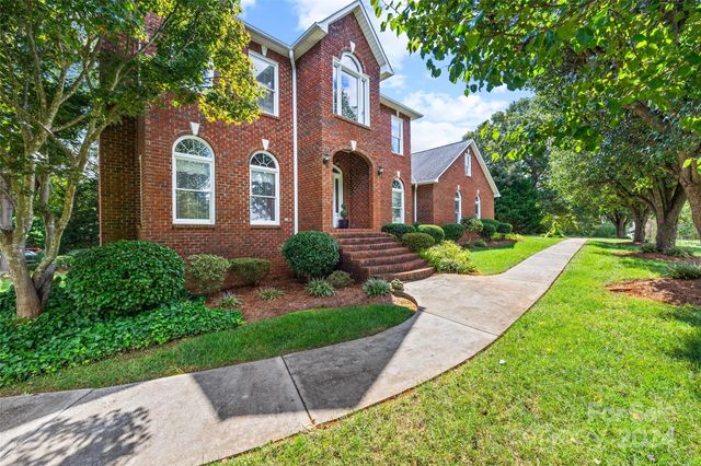 $649,400 | 102 Sleaford Court | Northeast Gastonia