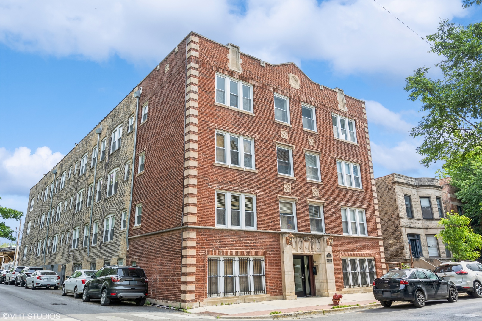 1050 West Dakin Street, Unit 3A, Chicago, IL 60613 | Compass