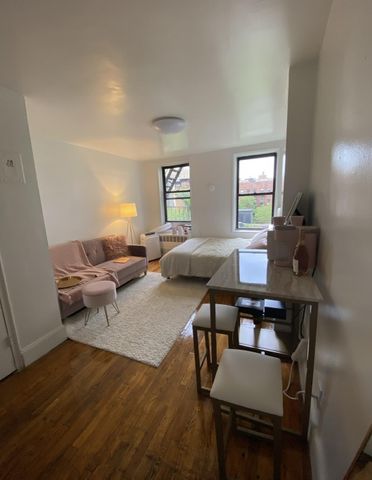 $2,200 | 339 East 9th Street, Unit 4B | East Village