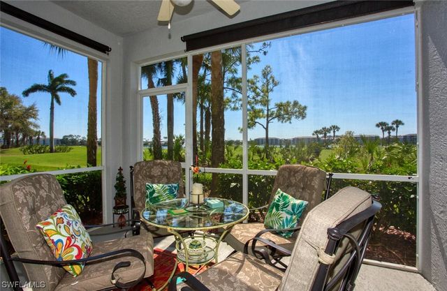 $333,900 | 8066 Queen Palm Lane, Unit 513 | Heritage Palms