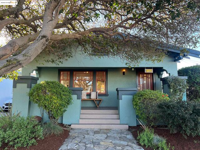 $995,000 | 1402 Dwight Way | Southwest Berkeley