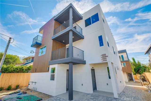 $4,200,000 | 2208 Reservoir Street | Silver Lake