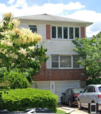 $1,550,000 | 146-26 25th Drive | Flushing