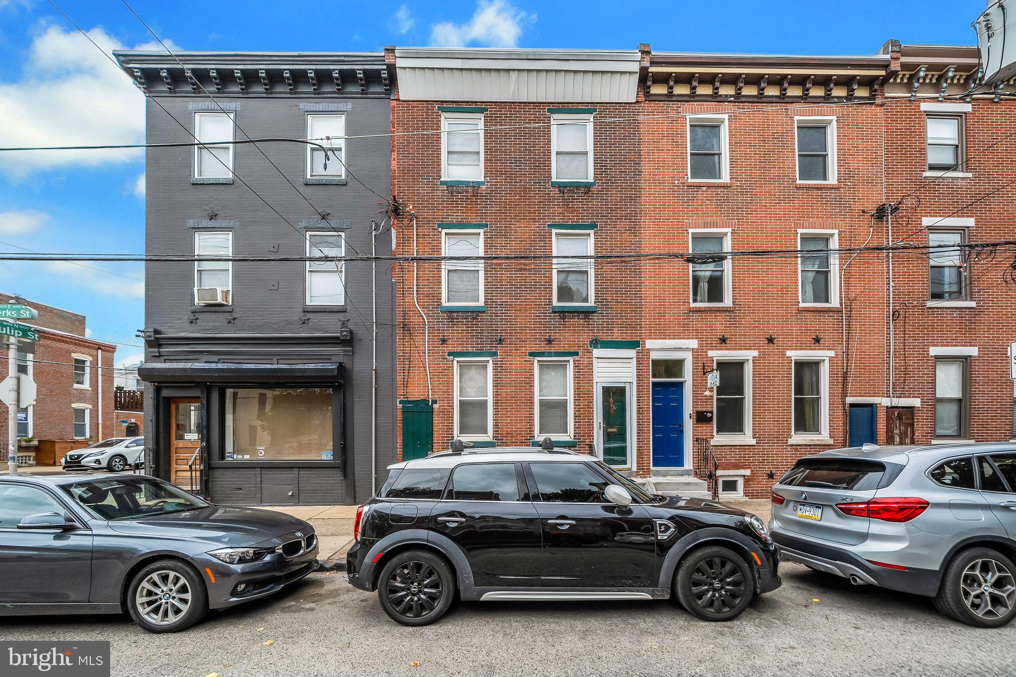 a car parked in front of a building