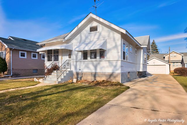 $209,000 | 1724 Jenkinson Court | Waukegan