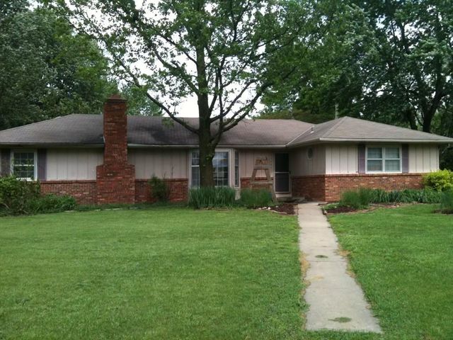 $369,000 | 19609 Newton Avenue | Aubry Township - Johnson County