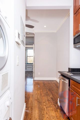 $4,195 | 234 West 14th Street, Unit 4C | West Village