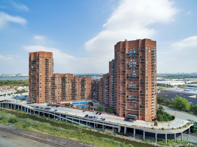 $425,000 | 921 Harmon Cove Tower | Secaucus