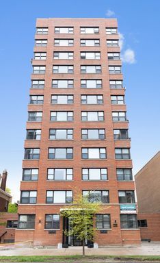 $1,995 | 5858 North Sheridan Road, Unit 308 | Edgewater Beach