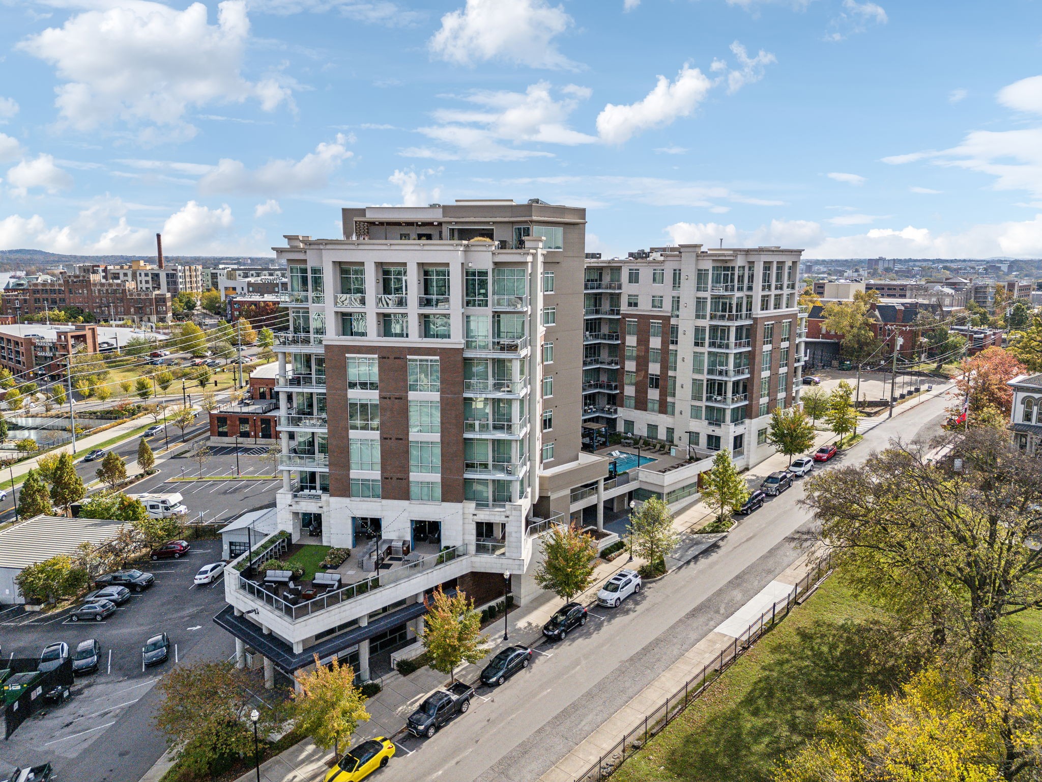 Get to know City Lights: Small building, big condos. Perched on Rutledge Hill, it's the perfect spot. Close to it all but away enough to not be bothered by tourist frenzy.