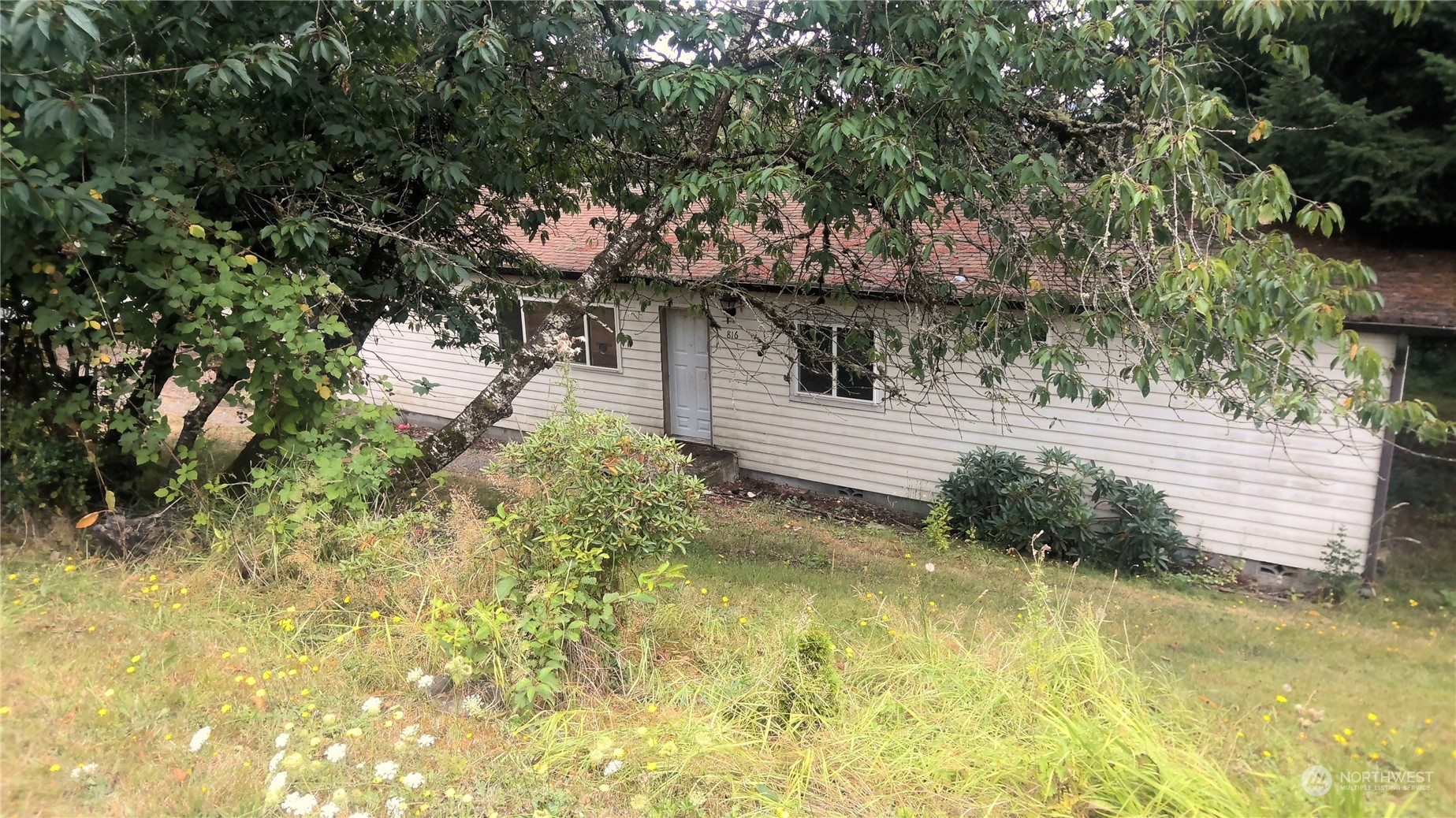 a view of a house with pool