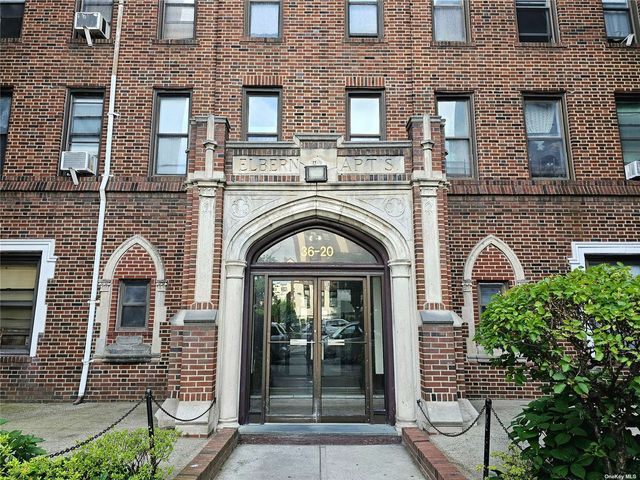 $529,000 | 36-20 168th Street, Unit 1E | Murray Hill - Flushing