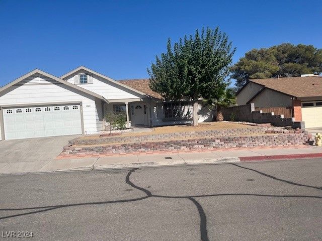 $2,700 | 1521 Darlene Way | Boulder City