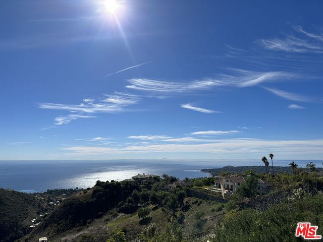 $4,195,000 | 27432 Latigo Bay View Drive | Central Malibu